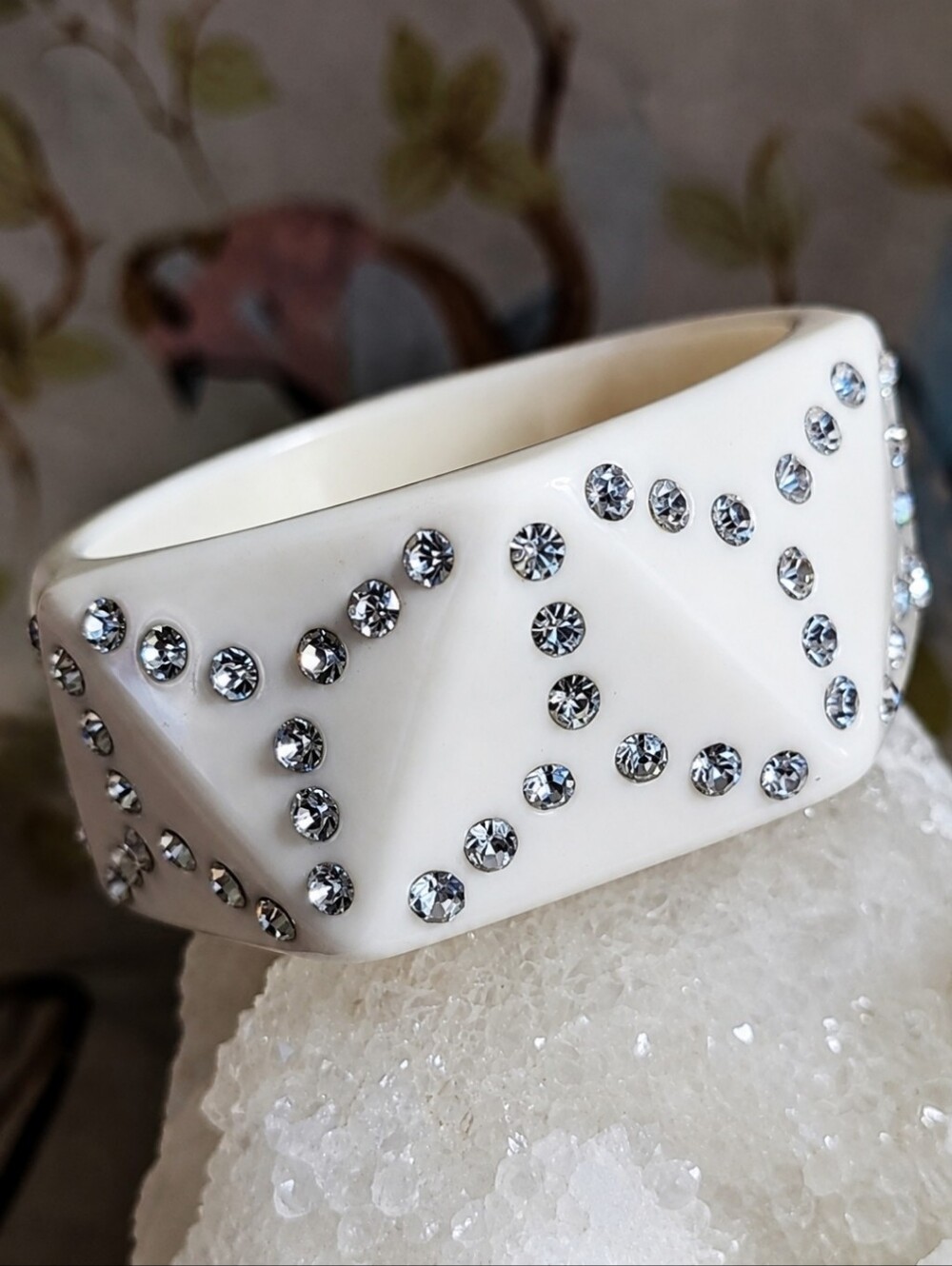 Creamy White Chunky Lucite Clear Rhinestone Hexagon Bangle Bracelet Unsigned EUC